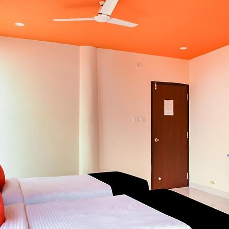 Capital O 67249 Hotel Planet Bhubaneswar Exterior photo